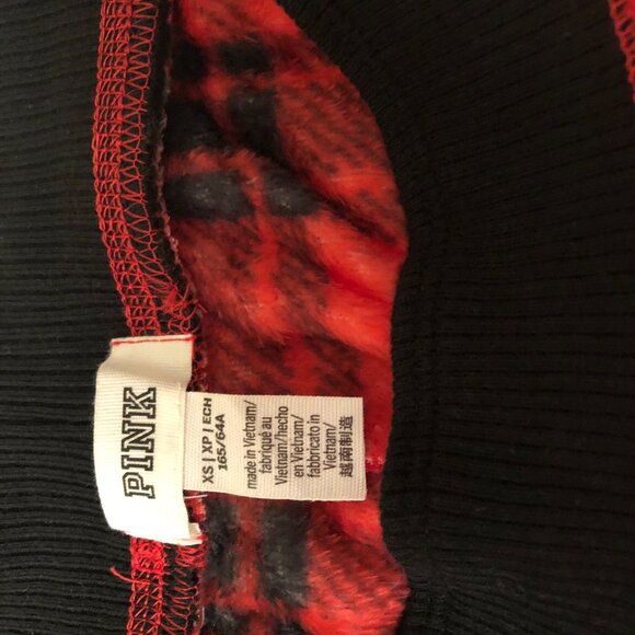 🩳 PINK Victoria's Secret Fleece Red & Black Checkered Shorts – Extra Size Small - Picture 3 of 8